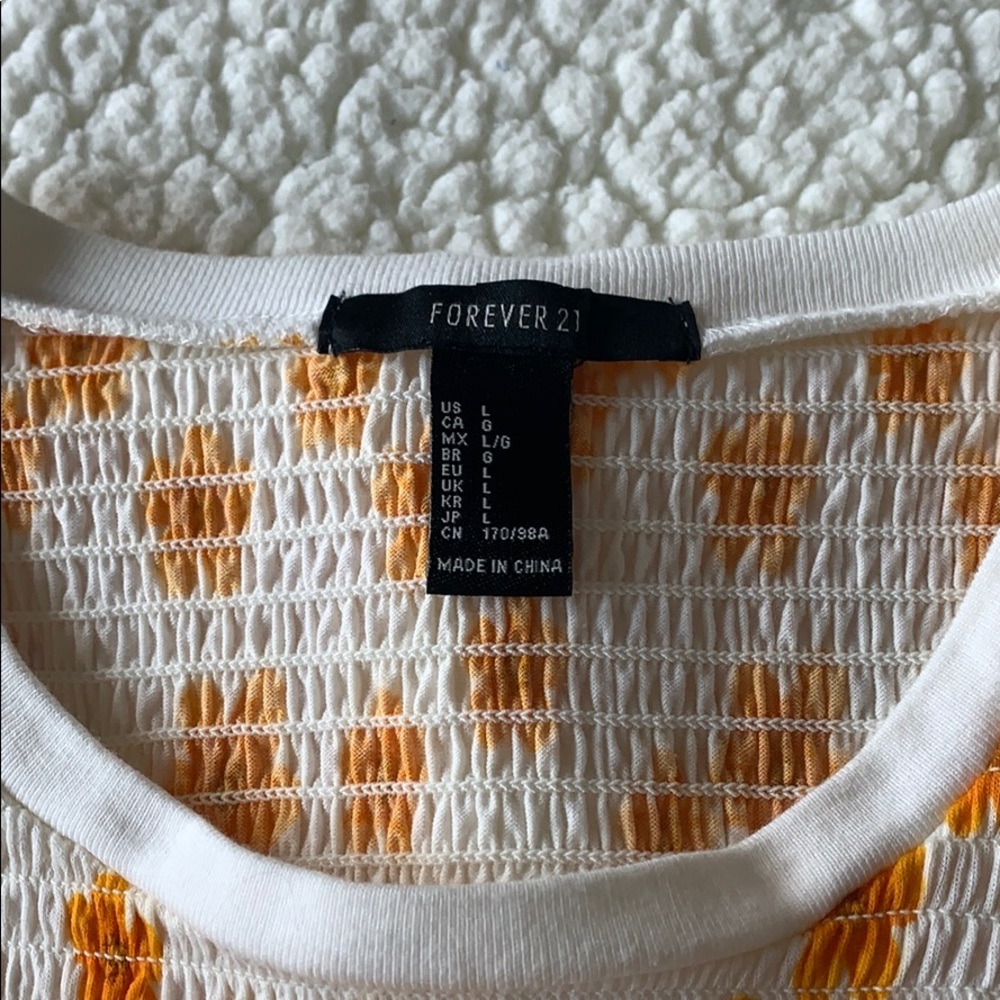 FOREVER 21 SCRUNCH TOP - Picture 2 of 2